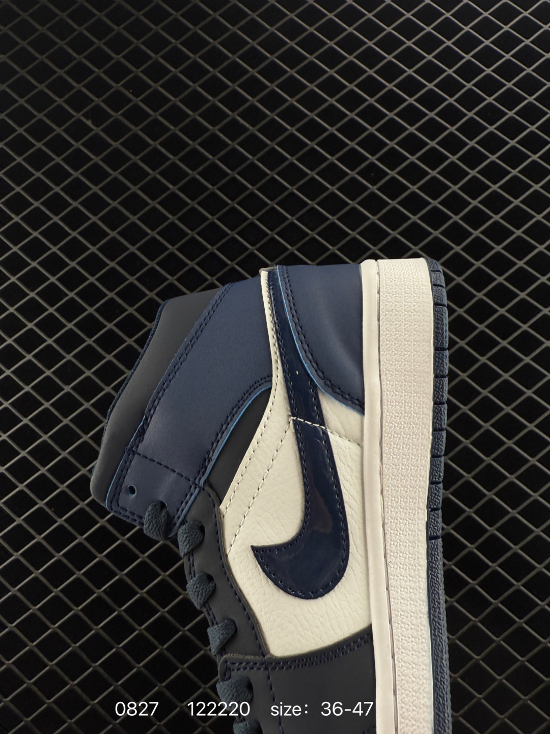 Air Jordan 1 Mid ”Grey Sail“